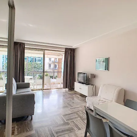 Studio 33m² Croisette Vue Mer, Grand Hotel, Face A La Plage, Proche Palais * Cannes